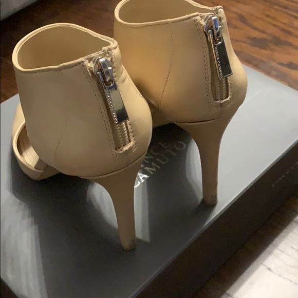 Leather Vince Camuto heeled sandals - Picture 4 of 5